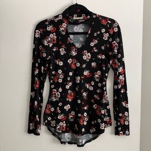 🔹 3/$20 🔹 Ultra Flirt Floral Cutout Top